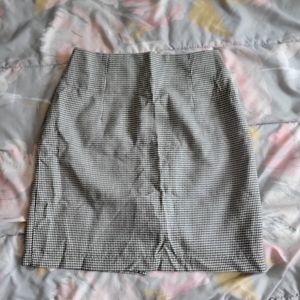 35th and 10th Houndstooth Mini Pencil Skirt